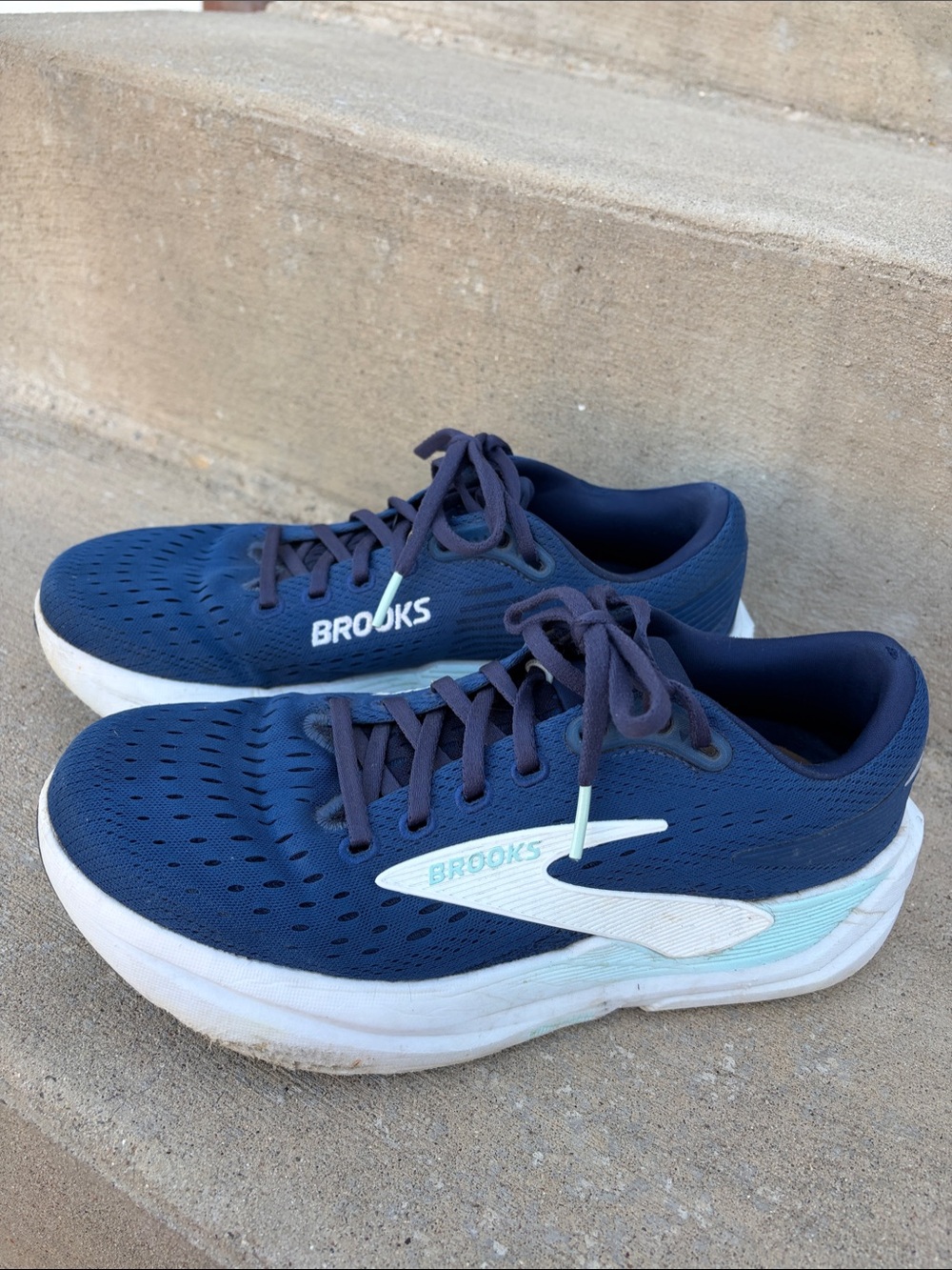 Brooks Ghost Max Women’s Running Sneakers